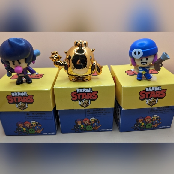 Brawl Stars Bundle with key chain shown + 2 blind minifigurine boxes (random) - Picture 4 of 8